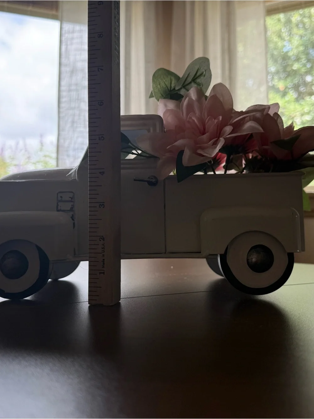 White Farmhouse Truck Floral Decor Vintage Pickup Spring Cottage Centerpiece